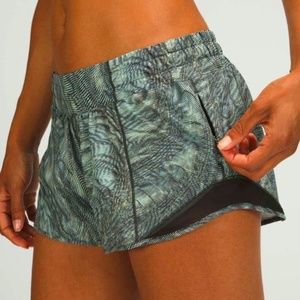 LULULEMON - Hotte Hot 2.5inch,  Dimensional Icing Blue Multi/Black